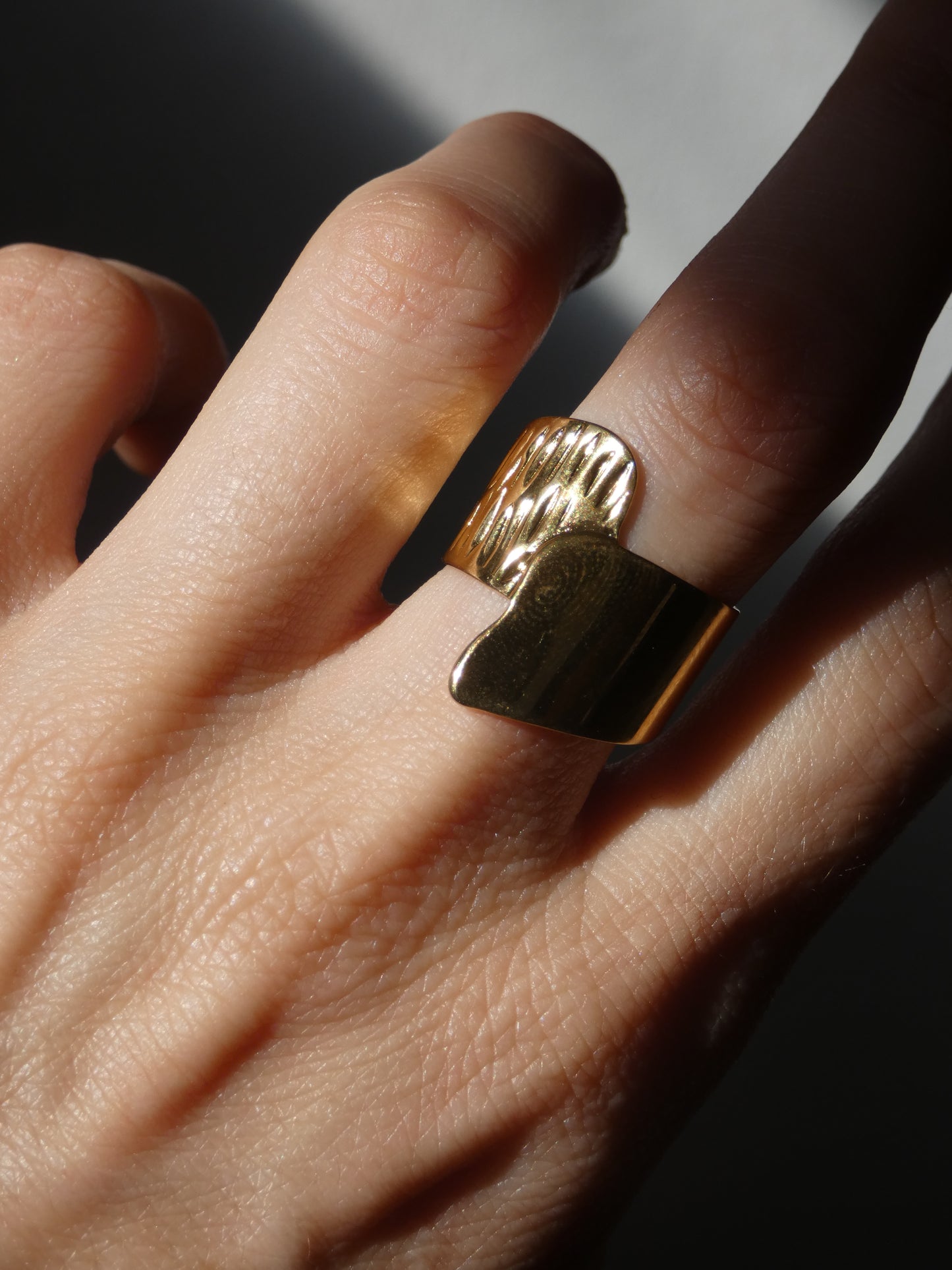 Anello Mina