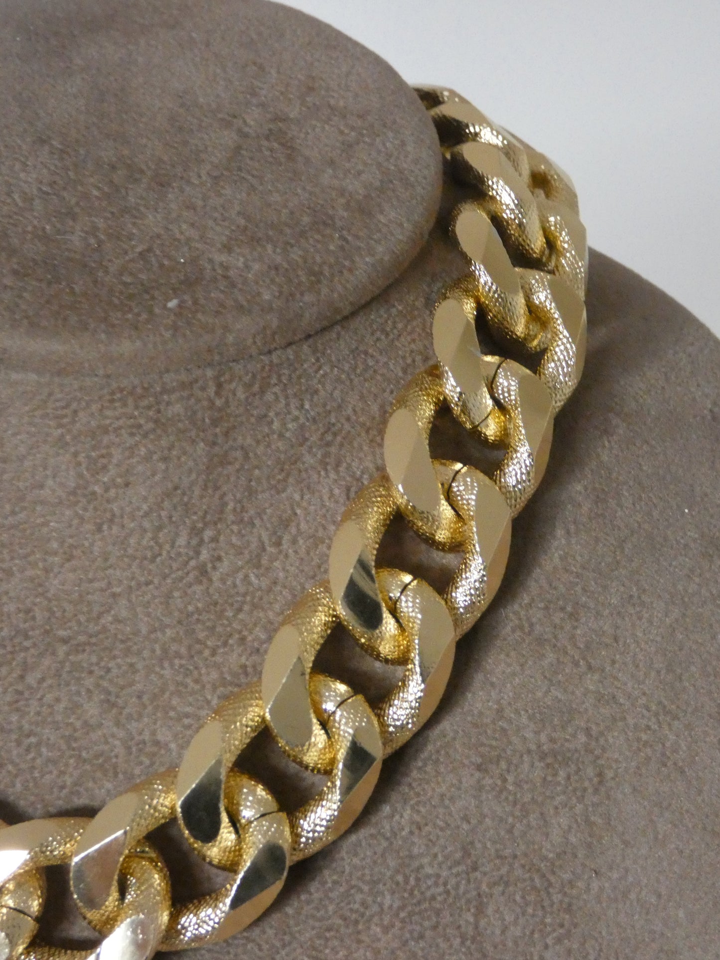 Collana Elene