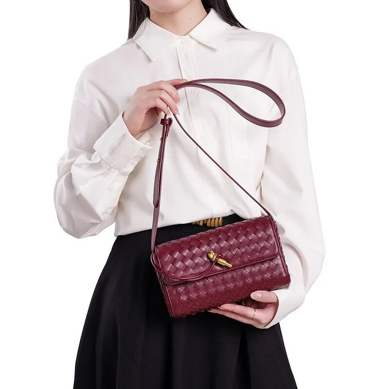 Borsa Nora